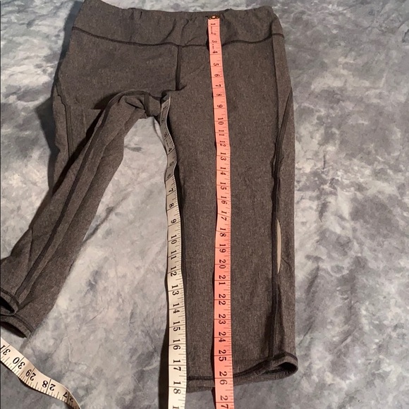 💚 3 for $15 💚 - Under Armour Capris approximate size Small - Picture 7 of 16